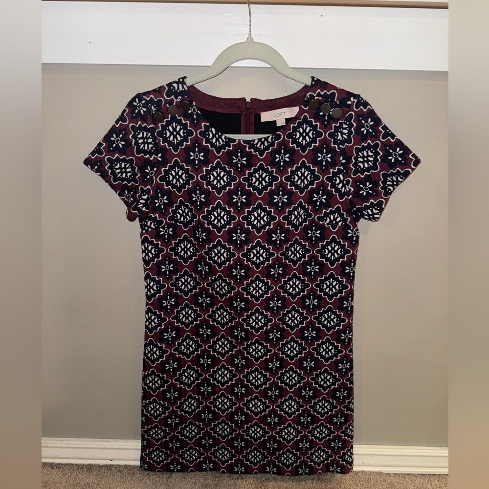 LOFT Burgundy & Navy Jacquard Knit Dress – Size 4 – Like New (No Tags)